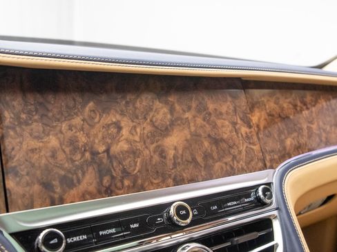 New 2026 Bentley Flying Spur Plug-In Hybrid image 24