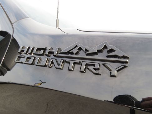 Used 2025 Chevrolet Silverado 1500 High Country w/ Midnight Edition AWD/4WD image 11