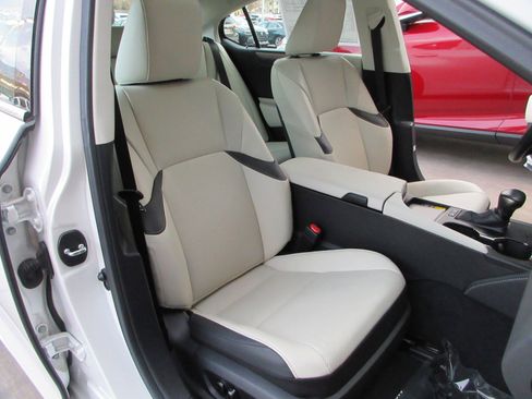 Used 2025 Lexus ES 300h w/ Premium Package image 24