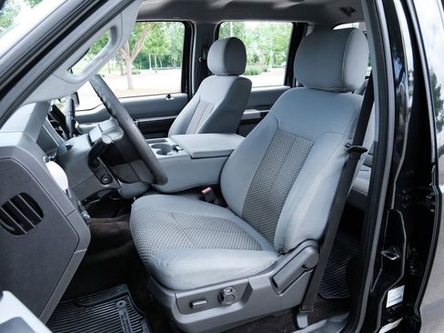 Used 2015 Ford F250 XLT w/ XLT Premium Package AWD/4WD image 40