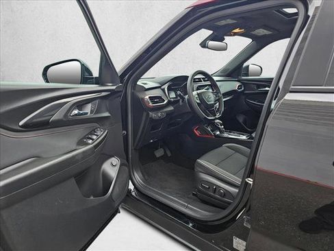 Used 2021 Chevrolet TrailBlazer RS w/ Sun and Liftgate Package image 18
