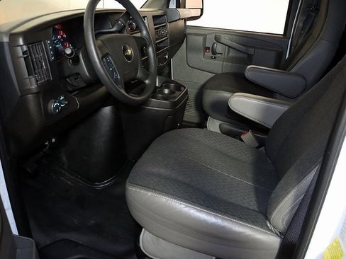 Used 2024 Chevrolet Express 2500 w/ Driver Convenience Package image 12