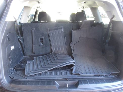 Used 2019 Subaru Ascent Premium image 11