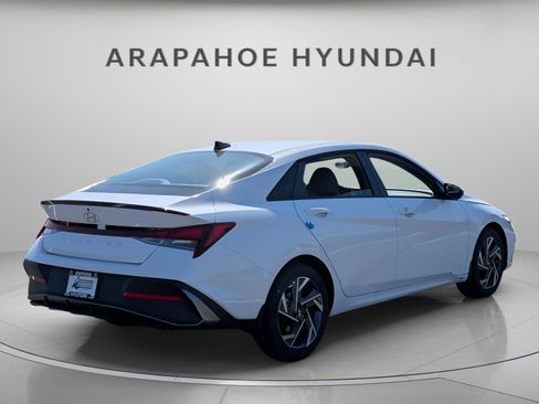 Used 2025 Hyundai Elantra Sport FWD image 4