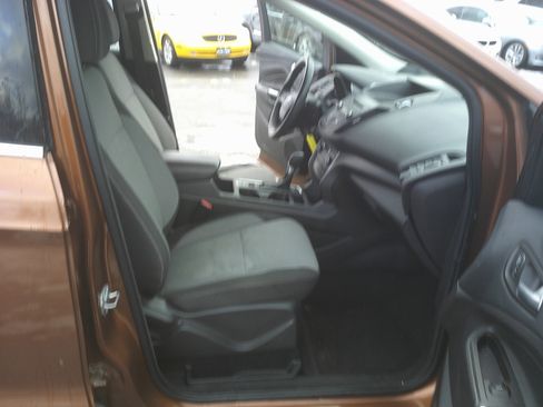 Used 2017 Ford Escape SE w/ SE Cold Weather Package image 13