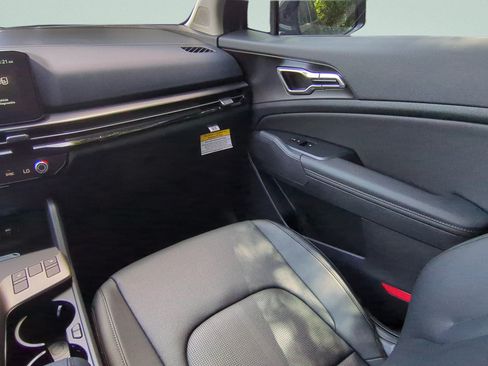 New 2026 Kia Sportage EX AWD/4WD image 17