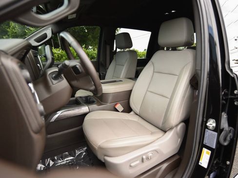 Used 2022 Chevrolet Silverado 2500 LTZ w/ LTZ Plus Package AWD/4WD image 12