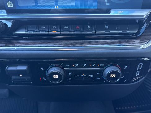 Used 2023 Chevrolet Silverado 1500 RST image 24