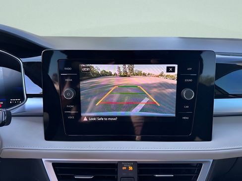 New 2026 Volkswagen Taos SE FWD image 17