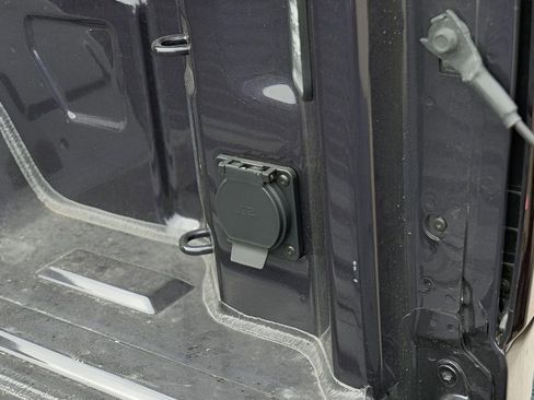 New 2025 GMC Sierra 1500 Elevation image 29