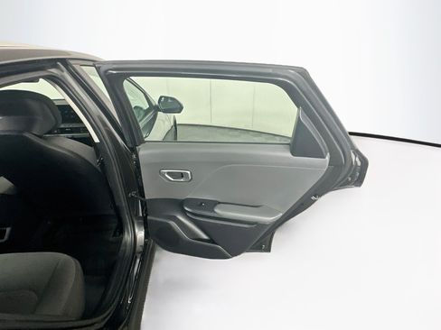Used 2025 Kia K4 FWD image 28