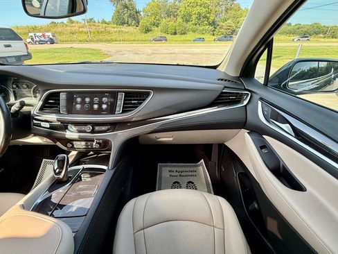 Used 2019 Buick Enclave Premium w/ Experience Buick Package FWD image 26