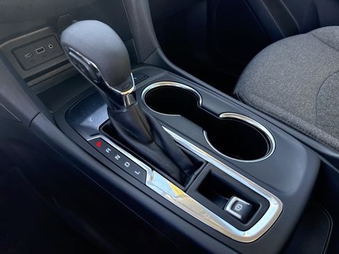 Used 2024 Chevrolet Equinox LT image 33