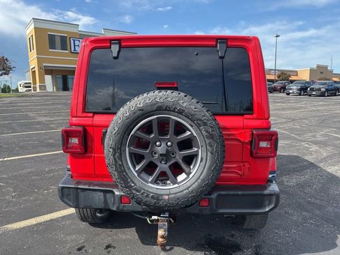 Used 2021 Jeep Wrangler Unlimited Sahara AWD/4WD image 6