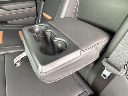 Used 2024 GMC Sierra 1500 AT4 w/ AT4 Premium Package AWD/4WD image 18