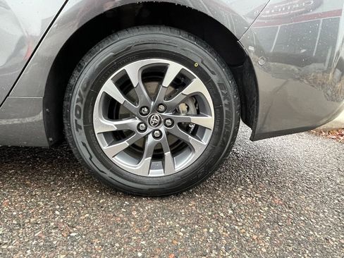 Certified 2022 Toyota Prius Limited image 10