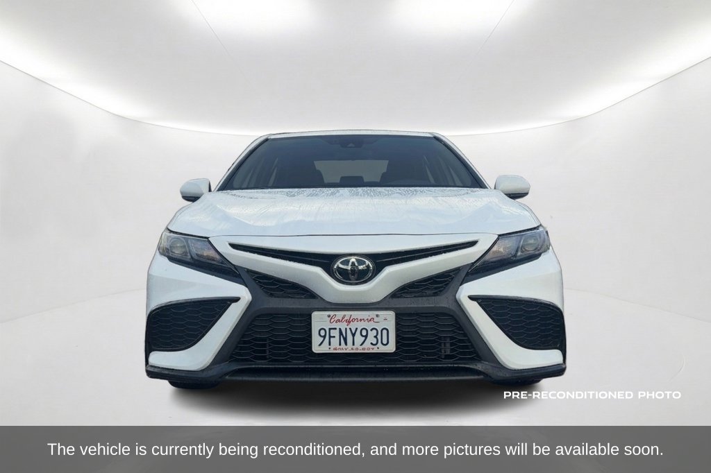 Used 2023 Toyota Camry SE FWD image 2