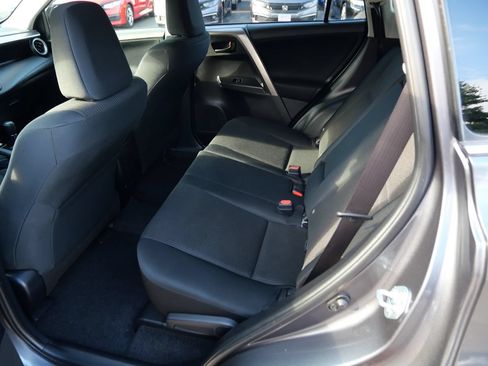 Used 2018 Toyota RAV4 LE w/ All Weather Liner Package AWD/4WD image 19