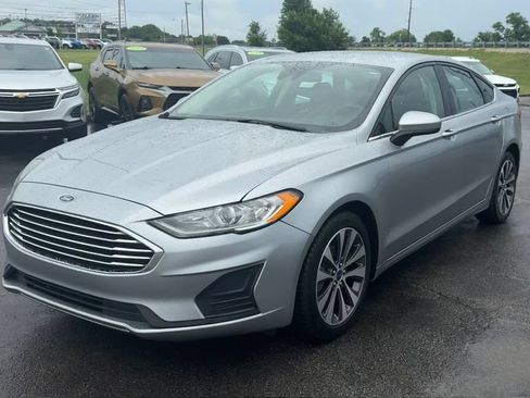 Used 2020 Ford Fusion SE AWD/4WD image 2