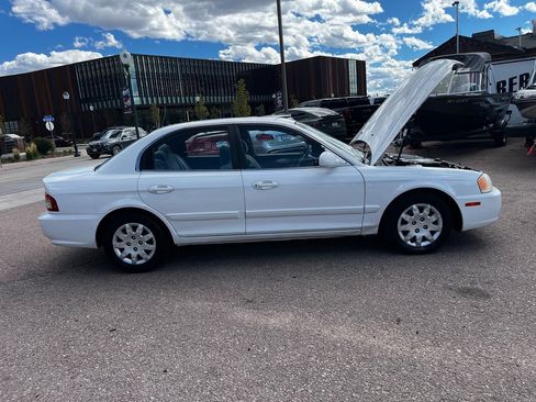Used 2004 Kia Optima FWD image 12