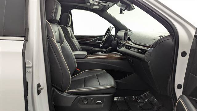 Used 2022 Cadillac Escalade Premium Luxury AWD/4WD image 21