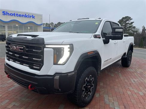 Used 2024 GMC Sierra 2500 AT4X image 1