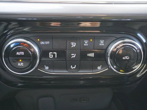 Used 2025 Chevrolet Trax ACTIV w/ Sunroof Package image 15