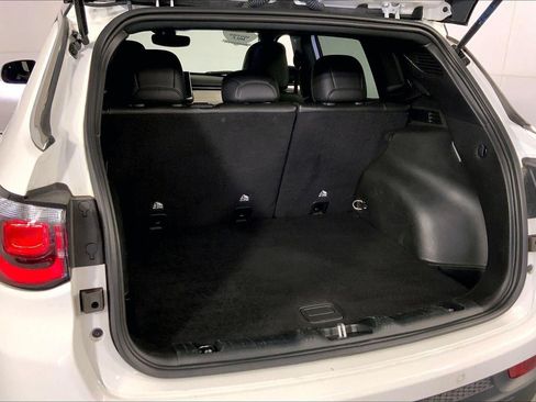 Used 2025 Jeep Compass Limited AWD/4WD image 4
