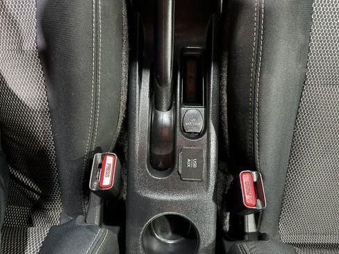 Used 2016 Nissan Versa SV FWD image 15