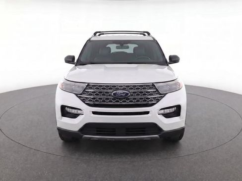 Used 2020 Ford Explorer XLT w/ Equipment Group 202A AWD/4WD image 2