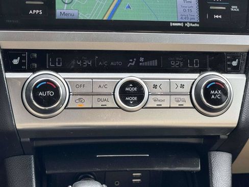 Used 2017 Subaru Outback 2.5i Limited AWD/4WD image 6