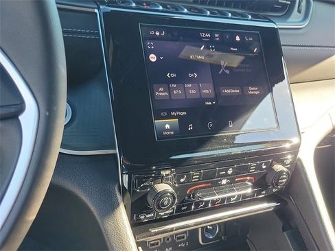 New 2025 Jeep Grand Cherokee Altitude image 23