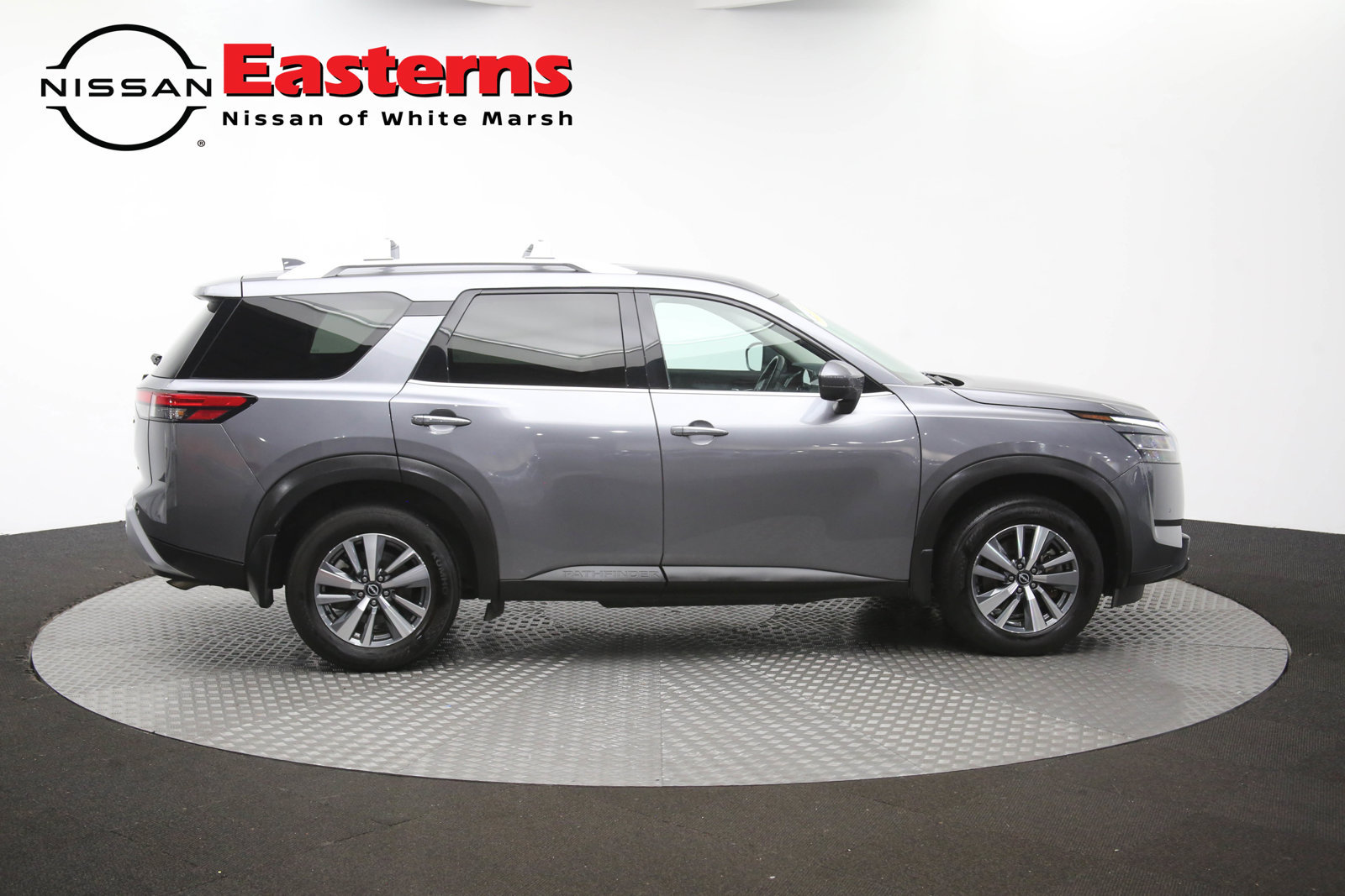 Used 2024 Nissan Pathfinder SL AWD/4WD image 47