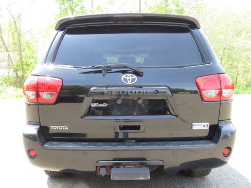 Used 2010 Toyota Sequoia Platinum AWD/4WD image 6