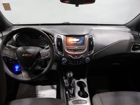 Used 2016 Chevrolet Cruze LT w/ Convenience Package FWD image 17