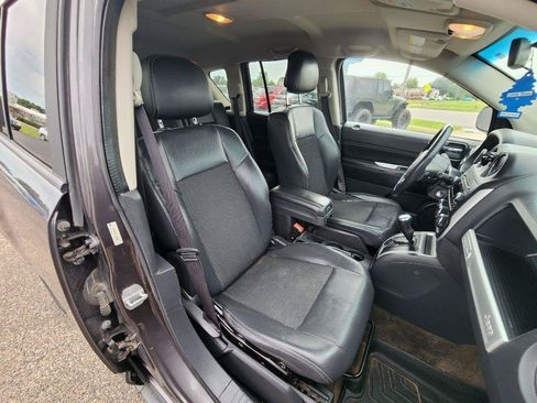 Used 2014 Jeep Compass Latitude FWD image 16