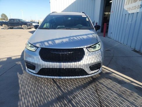 New 2026 Chrysler Pacifica Limited w/ S Appearance Package image 8