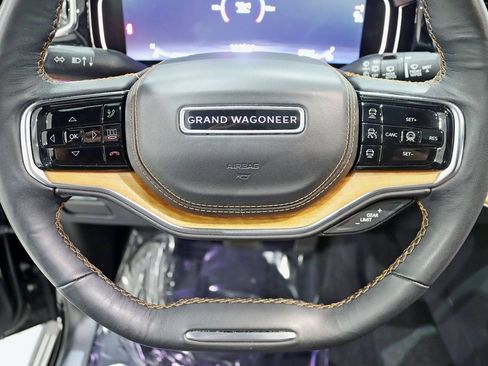 Used 2024 Jeep Grand Wagoneer Series III image 16