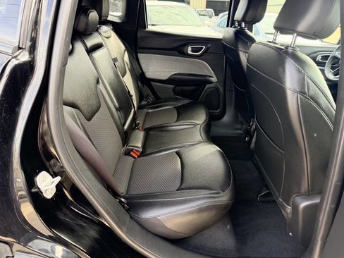 Used 2024 Jeep Compass Latitude image 21