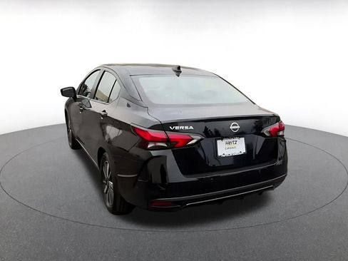 Used 2025 Nissan Versa SV FWD image 9