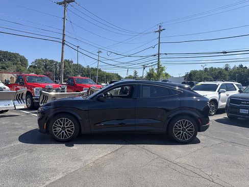 Used 2025 Ford Mustang Mach-E Premium AWD/4WD image 3