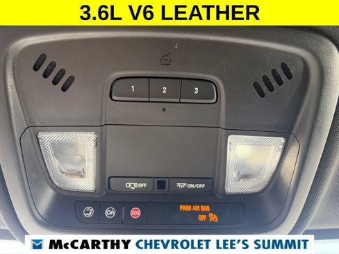 Used 2023 Chevrolet Traverse LT FWD image 21