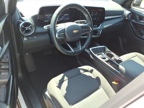 Used 2026 Chevrolet Equinox LT FWD image 17