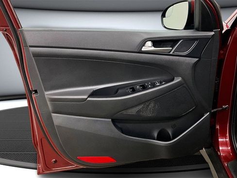 Used 2019 Hyundai Tucson SE image 20