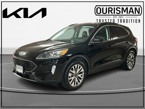 Used 2022 Ford Escape Titanium w/ Class II Trailer Tow Package image 2
