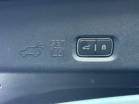 Used 2025 Ford Expedition Platinum AWD/4WD image 48