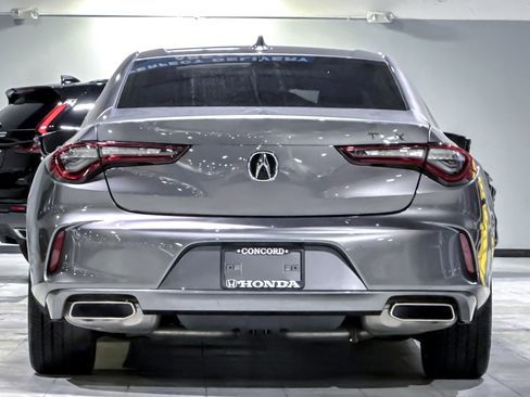 Used 2025 Acura TLX w/ Technology Package image 9