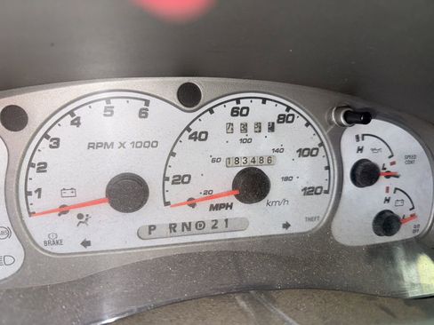 Used 2002 Ford Explorer Sport Trac 2WD image 2