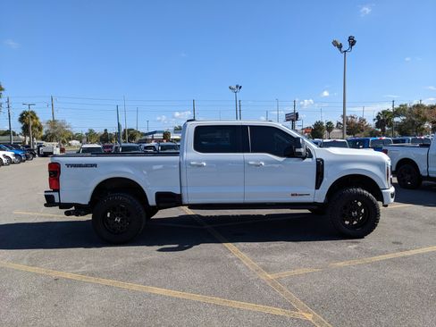 Used 2024 Ford F250 XLT w/ Black Appearance Package image 11