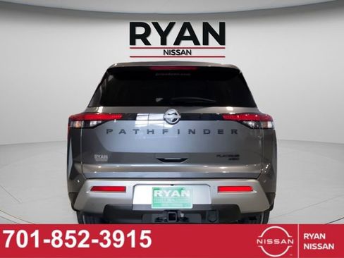 New 2025 Nissan Pathfinder Platinum image 4